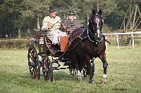 Photo n 51050&#10;La tradition aux courses du Pin au Haras. 2021 &#10;Philippe LAMERANT avec un Demi-tonneau wagonnette attel  un Oldenburg
Photo Nadine TOUDIC&#10;Affiche 13 fois&#10;Ajoute le 13/10/2021 11:47:47 par Nadinetoudic&#10;&#10;--> Cliquer pour agrandir <--