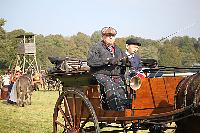 Photo n 51056&#10;La tradition aux courses du Pin au Haras. 2021 &#10;Mickal QUINCE avec une Cariole Anglaise attele  un Cob
Photo Nadine TOUDIC&#10;Affiche 21 fois&#10;Ajoute le 13/10/2021 11:47:47 par Nadinetoudic&#10;&#10;--> Cliquer pour agrandir <--